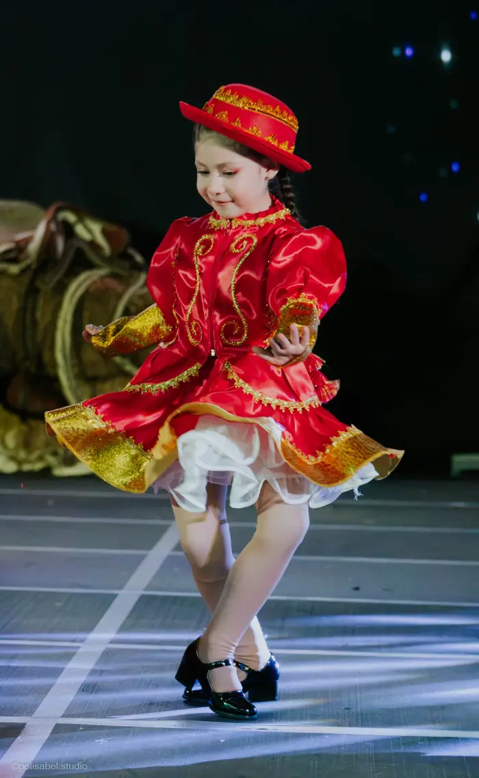 Baile vestido rojo